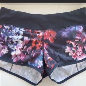 Lululemon Speed Shorts size 6